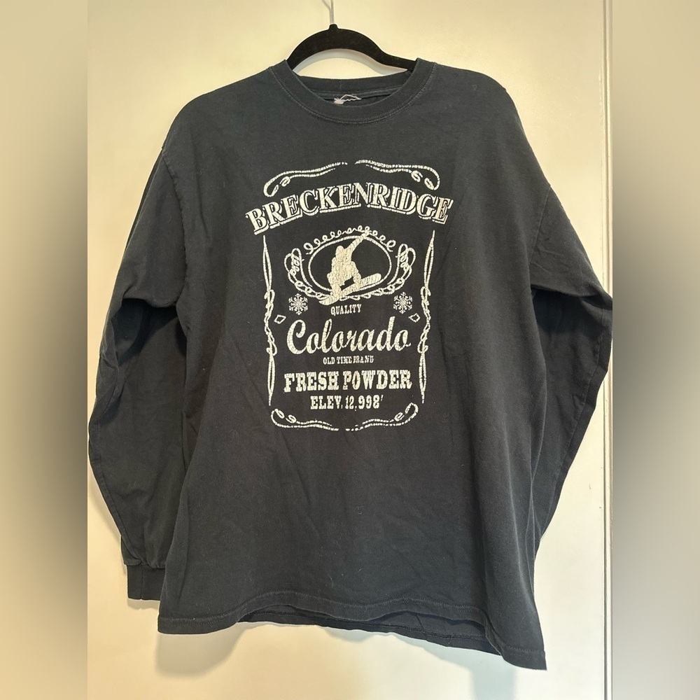 Vintage 90s Breckenridge Colorado Snowboard Graphic Long Sleeve Black Fade Tee.